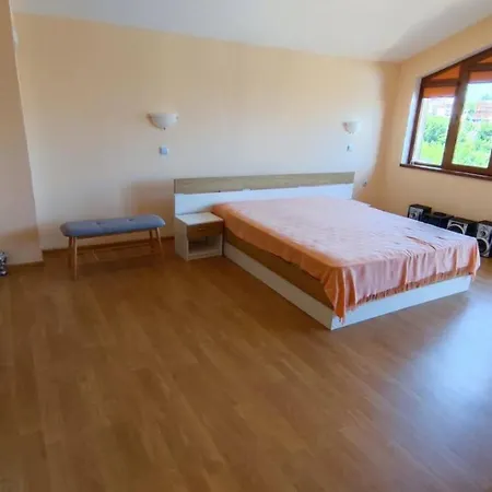 Apartment Nestinarka Great Penthouse *
